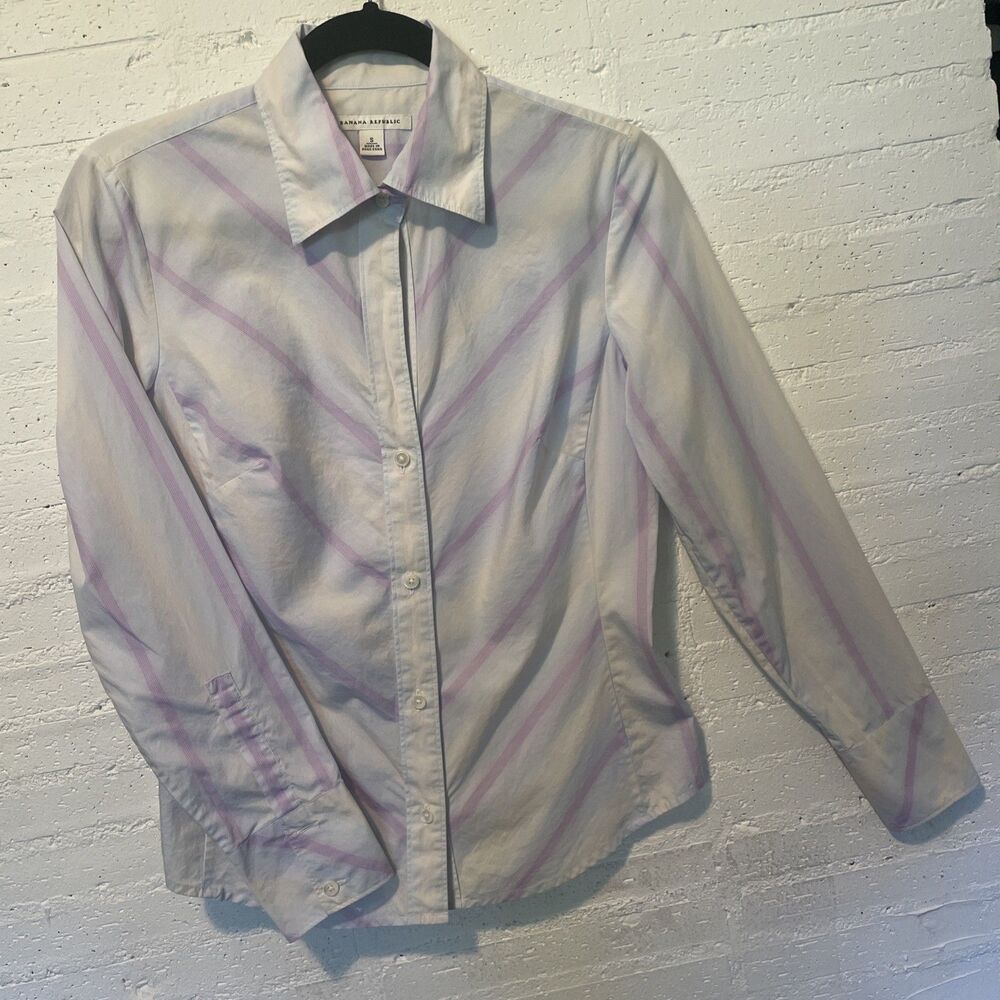 Vintage Y2K Banana Republic Women’s Fitted Button Down Shirt, Retro Preppy Small